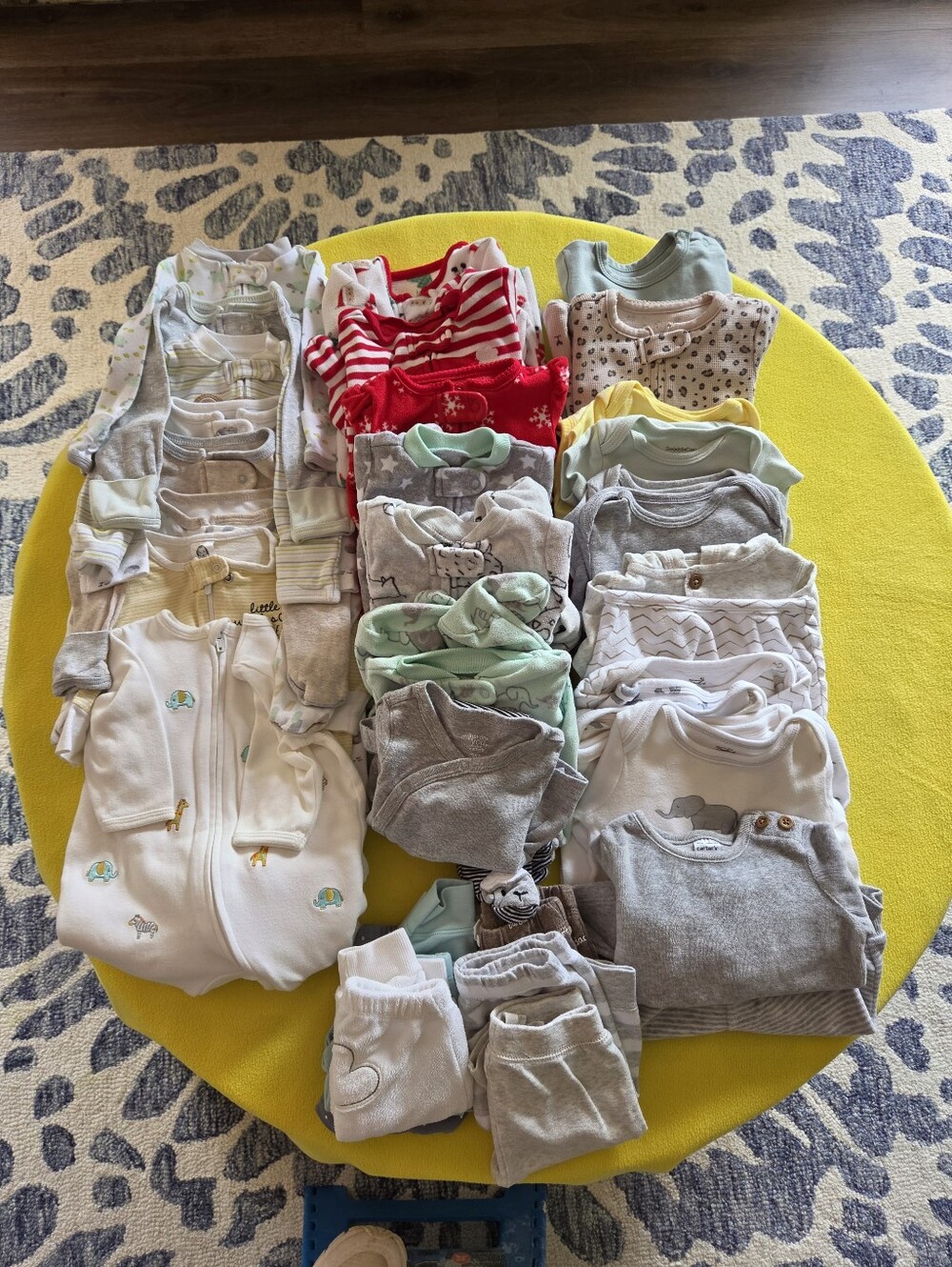 EUC~ Large Mixed Neutral Baby Clothing. Newborn-6 Months. 33 Pieces